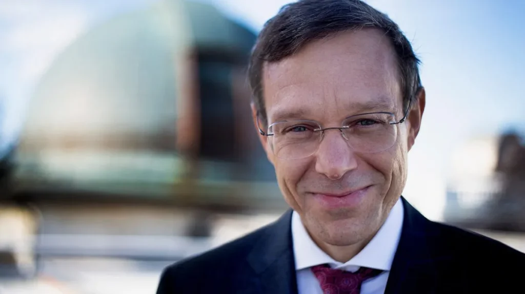 Professor Avi Loeb